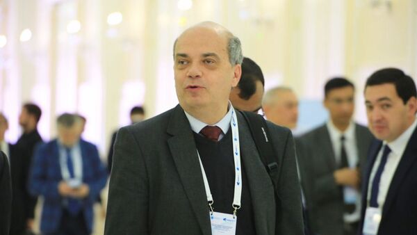 Специалист международного дискуссионного клуба Валдай Александр Ломанов - Sputnik Таджикистан