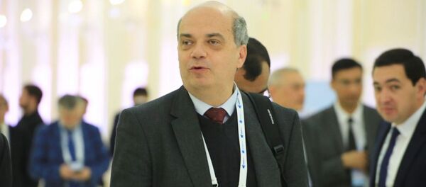 Специалист международного дискуссионного клуба Валдай Александр Ломанов - Sputnik Тоҷикистон