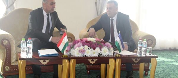 Министр культуры Узбекистана и Таджикистана Шамсиддин Орумбекзаде и Бахтияр  Сайфулаев  - Sputnik Тоҷикистон