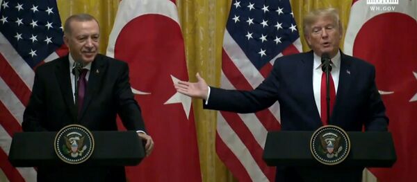 Трамп ва Эрдуғон барои С-400 русӣ ҷанҷол намекунанд  - Sputnik Тоҷикистон