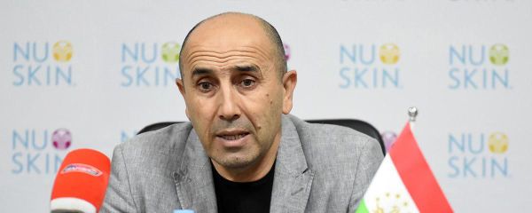 Тренер сборной Таджикистана по футболу Усмон Тошев - Sputnik Таджикистан