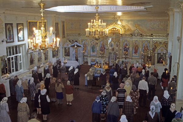 Служба в Свято-Никольском православном соборе (середина 1930-х годов) - Sputnik Таджикистан