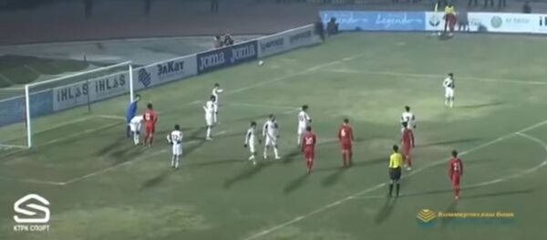 Футбольные сборные Кыргызстана и Таджикистана в отборе на ЧМ-2022: 2-тайм Футбольные сборные Кыргызстана и Таджикистана в отборе на ЧМ-2022: 2-тайм - Sputnik Таджикистан