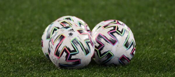 Официальные мячи чемпионата Европы по футболу 2020 Официальные мячи чемпионата Европы по футболу 2020 - Sputnik Тоҷикистон