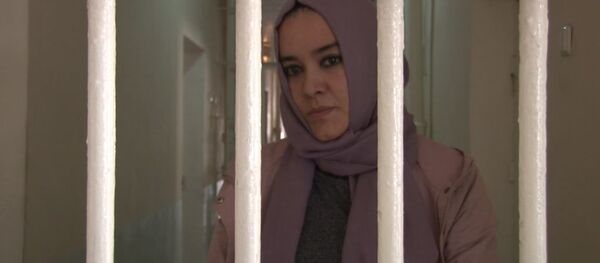 Полиция в Душанбе задержала женщину, подозреваемую в совершении мошенничества Полиция в Душанбе задержала женщину, подозреваемую в совершении мошенничества - Sputnik Таджикистан