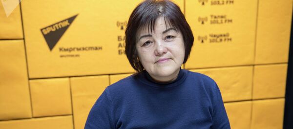 Заместитель главного врача Бишкекской городской детской клинической больницы скорой медицинской помощи Жамиля Анакеева рассказала Заместитель главного врача Бишкекской городской детской клинической больницы скорой медицинской помощи Жамиля Анакеева рассказала - Sputnik Таджикистан