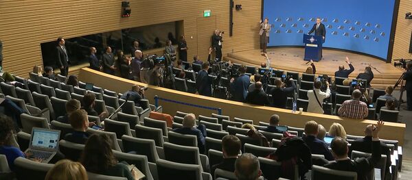 Чигуна НАТО аз Иттиҳоди Аврупо пул мепурсад - YouTube - Sputnik Тоҷикистон