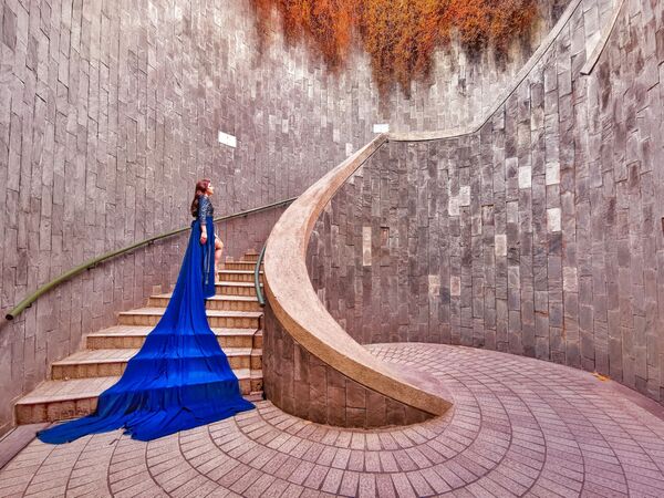 Снимок Lady in Blue фотографа из Сингапура, представленный на фотоконкурсе The World's Best Photos of #Fashion2019  - Sputnik Таджикистан