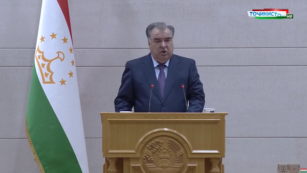 Президент Эмомали Рахмон выразил обеспокоенность высоким уровнем коррупции в судебных органах - Sputnik Таджикистан