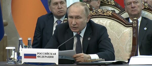 Путин принимает участие в пленарном заседании ОДКБ в Бишкеке - Sputnik Таджикистан