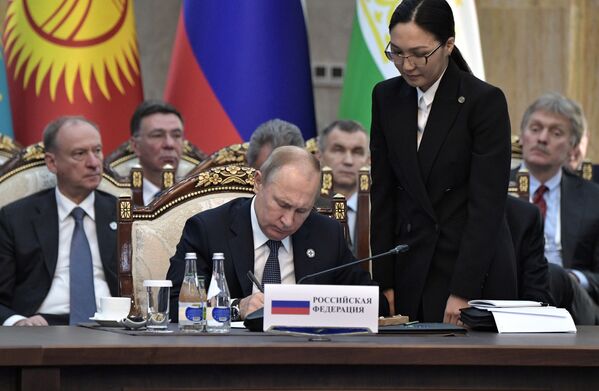 Президент РФ Владимир Путин на заседании Совета коллективной безопасности ОДКБ - Sputnik Таджикистан