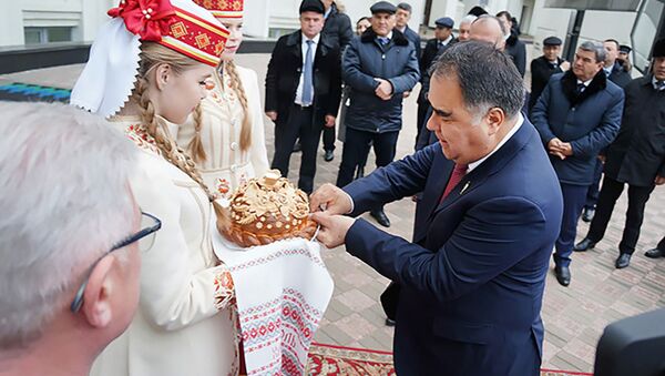 Официальный визит главы Согдийской области в Беларусь - Sputnik Таджикистан