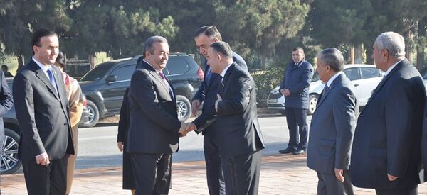 Қурбон Ҳакимзода, раиси Хатлон дар ҳамоиши аъзои ҲХДТ Қурбон Ҳакимзода, раиси Хатлон дар ҳамоиши аъзои ҲХДТ - Sputnik Тоҷикистон