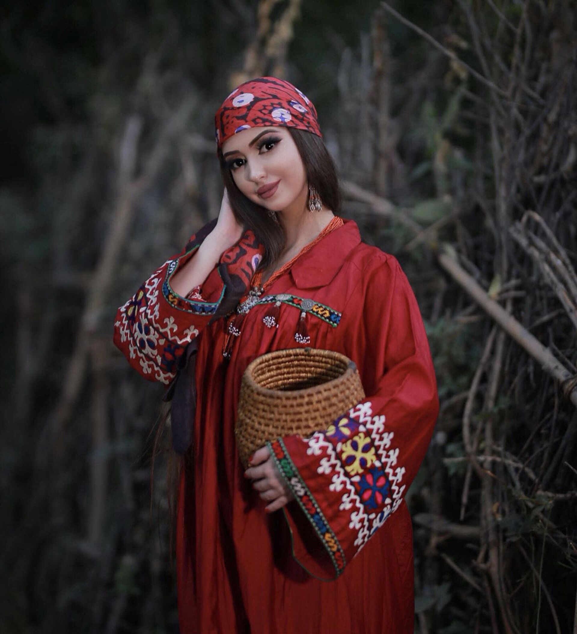 Таджикские модели. Куртаи Милли чакан. Национальный костюм чакан Таджикистана. Чакан 2021 Курта.