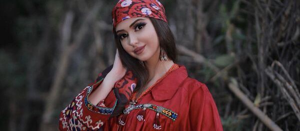 Таджикская модель Сафина Гаибова - Sputnik Тоҷикистон