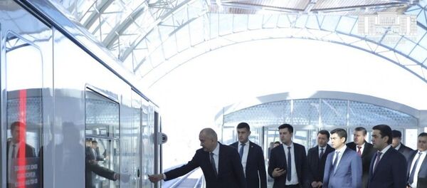 Гашту гузор - и Рустами Эмомалӣ дар шаҳри Тошканд   - Sputnik Тоҷикистон