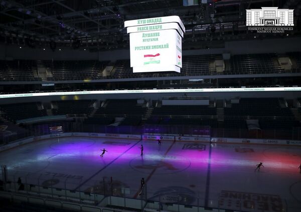 Рустами Эмомалӣ аз Humo Arena ва боғи Наврӯз - и Тошканд боздид кард - акс - Sputnik Тоҷикистон