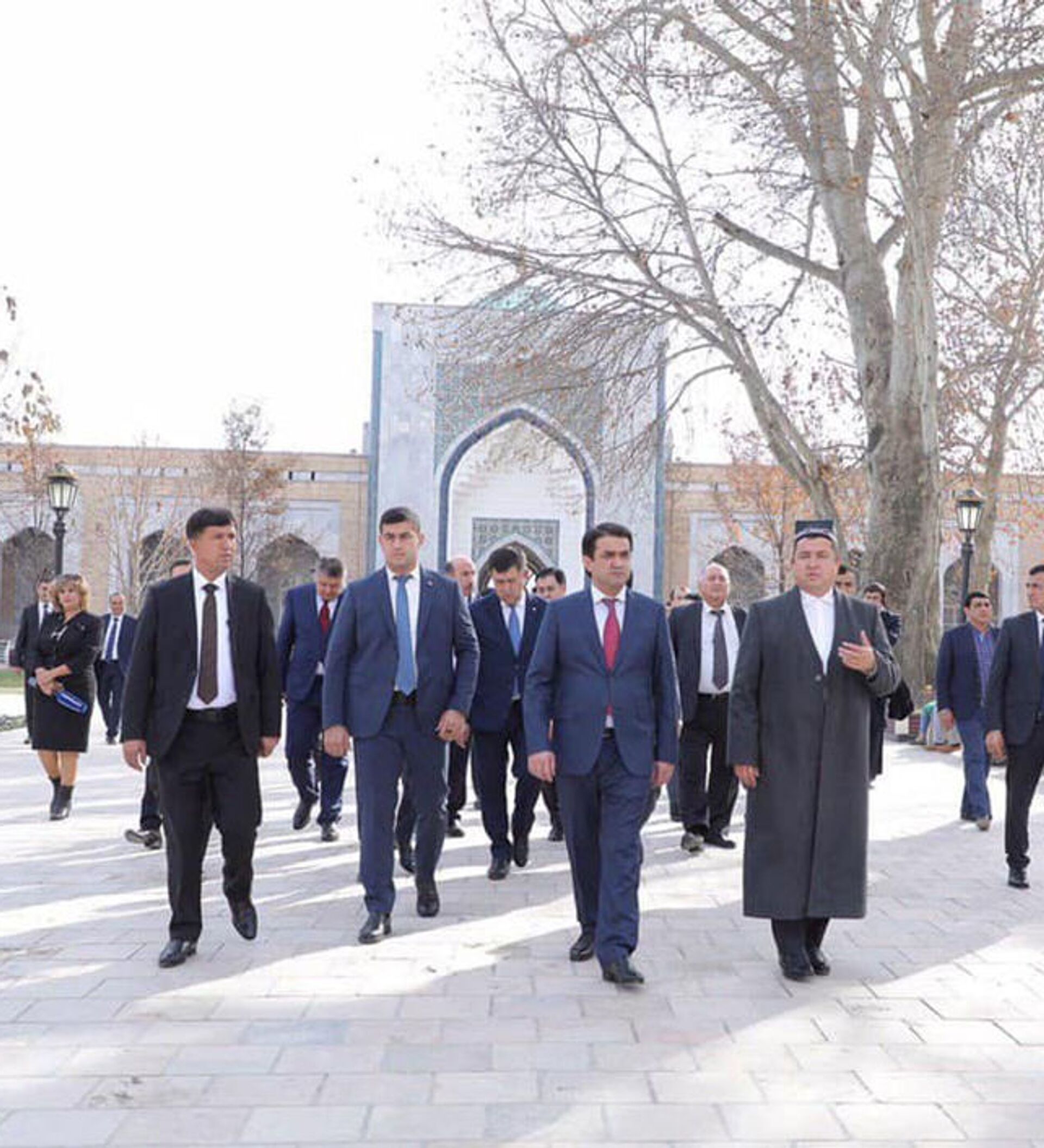 Точная погода душанбе сегодня. Рустами Эмомали. Председатель города Душанбе. Хаит город Таджикистан. Мэр Самарканда.
