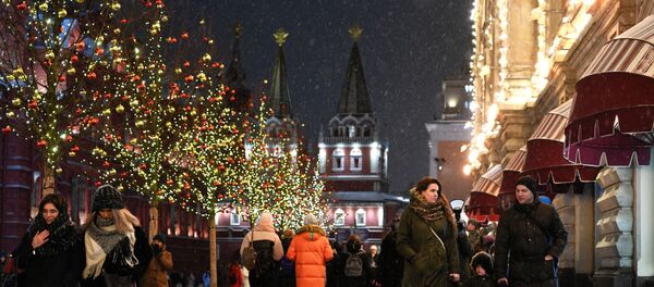 Новогоднее оформление города Москвы - Sputnik Тоҷикистон