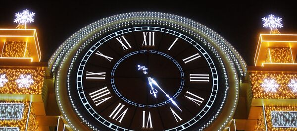 На ВДНХ установили часы Время Рождества - Sputnik Таджикистан
