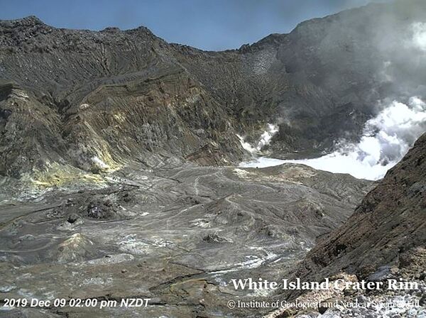 Извержение вулкана на острове Уайт-Айленд в Новой Зеландии - Sputnik Таджикистан