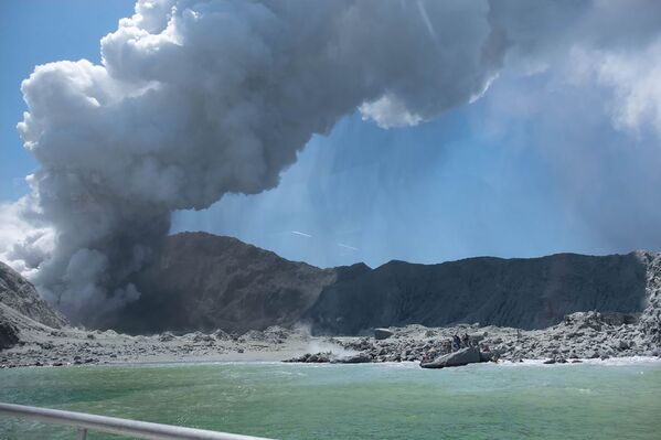 Извержение вулкана на острове Уайт-Айленд в Новой Зеландии - Sputnik Таджикистан