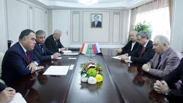Мулоқоти Аҳмадзода бо соҳибкорони рус
