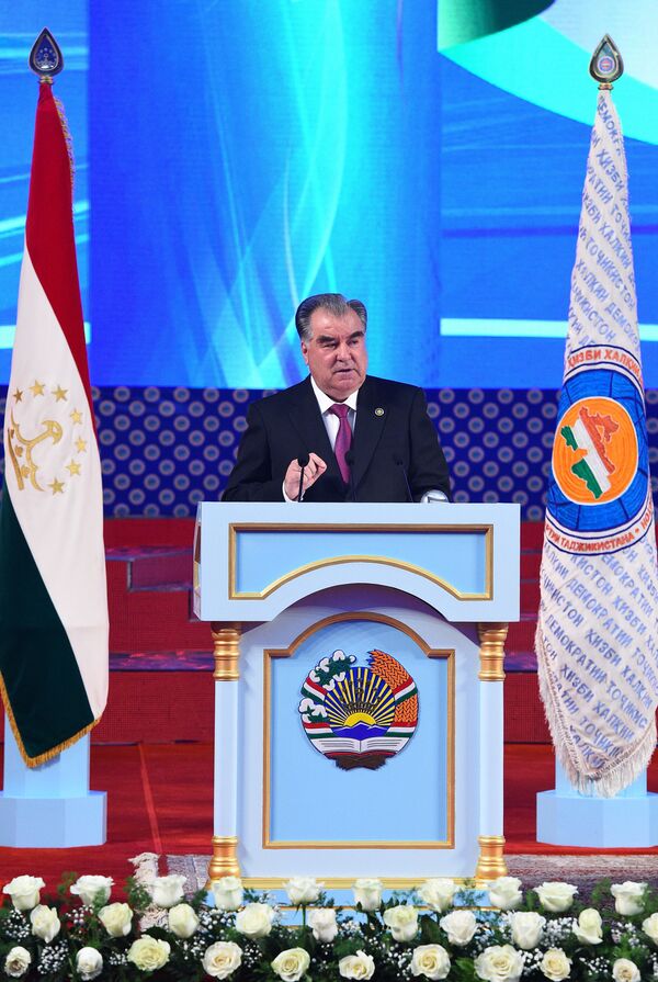 Эмомалӣ Раҳмон аз нав раиси Ҳизби Халқии Демократии Тоҷикистон интихоб шуд - Sputnik Тоҷикистон