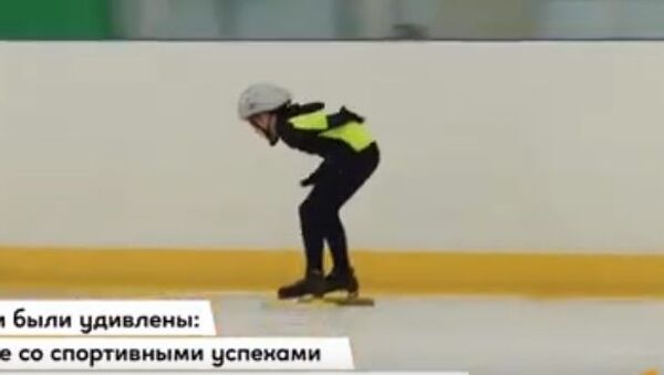 Солнечный мальчик покорил конькобежный спорт - Sputnik Таджикистан