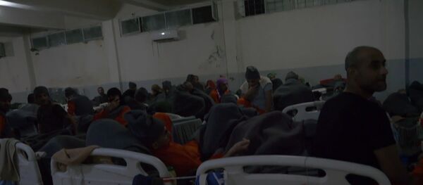 Переполненные камеры: как в сирийских тюрьмах живется пособникам террористов Переполненные камеры: как в сирийских тюрьмах живется пособникам террористов - Sputnik Тоҷикистон