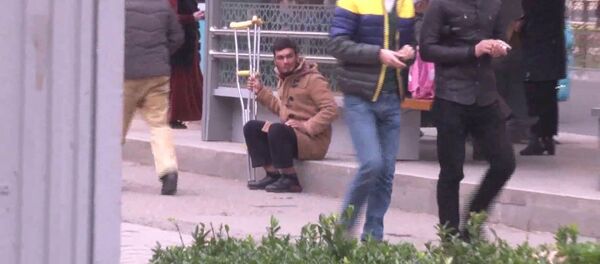 Боздошти ҷавонписари солиме, ки барои талбандагӣ худро маъюб вонамуд мекард - YouTube Боздошти ҷавонписари солиме, ки барои талбандагӣ худро маъюб вонамуд мекард - YouTube - Sputnik Тоҷикистон