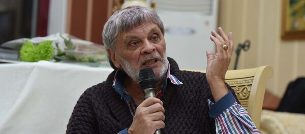 Тимур Касымович Зульфикаров — поэт, прозаик и драматург Тимур Касымович Зульфикаров — поэт, прозаик и драматург - Sputnik Таджикистан