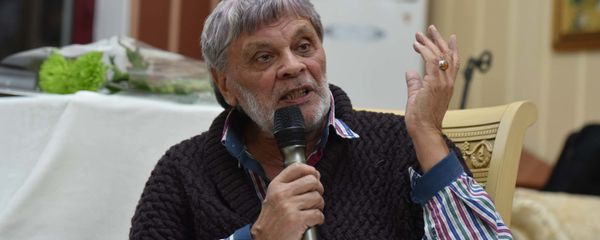 Тимур Касымович Зульфикаров — поэт, прозаик и драматург Тимур Касымович Зульфикаров — поэт, прозаик и драматург - Sputnik Таджикистан