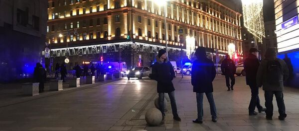 Место стрельбы на Лубянке, фото очевидцев - Sputnik Тоҷикистон
