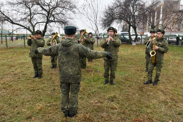 Акция Дорога памяти, посвященная воинам Красной Армии, погибшим за установление Советской власти в Таджикистане. Акция Дорога памяти, посвященная воинам Красной Армии, погибшим за установление Советской власти в Таджикистане. - Sputnik Тоҷикистон