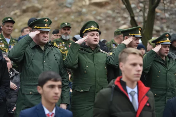 Акция Дорога памяти, посвященная воинам Красной Армии, погибшим за установление Советской власти в Таджикистане. Акция Дорога памяти, посвященная воинам Красной Армии, погибшим за установление Советской власти в Таджикистане. - Sputnik Тоҷикистон