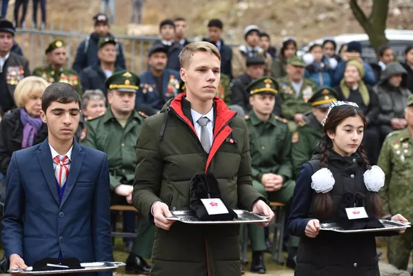Акция Дорога памяти, посвященная воинам Красной Армии, погибшим за установление Советской власти в Таджикистане. Акция Дорога памяти, посвященная воинам Красной Армии, погибшим за установление Советской власти в Таджикистане. - Sputnik Тоҷикистон