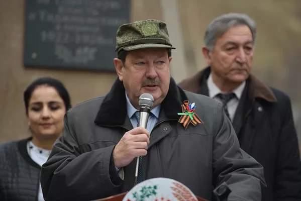 Акция Дорога памяти, посвященная воинам Красной Армии, погибшим за установление Советской власти в Таджикистане. Акция Дорога памяти, посвященная воинам Красной Армии, погибшим за установление Советской власти в Таджикистане. - Sputnik Тоҷикистон