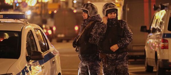 Сотрудники силовых структур на улице Большая Лубянка - Sputnik Таджикистан