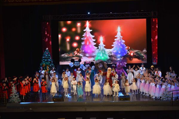 Новогодний концерт в Театре оперы и балета - Sputnik Таджикистан