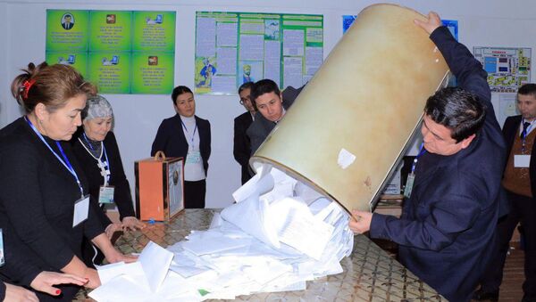 Подсчет голосов на парламентских выборах в Узбекистане. - Sputnik Таджикистан
