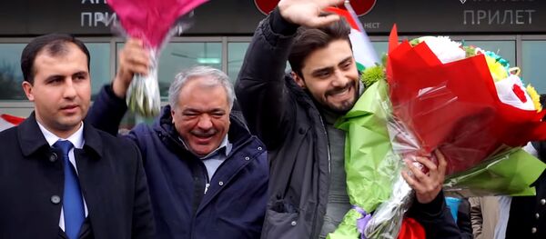 Победитель Central Asia`s Got Talent, Чоршанбе Аловатов прилеталь на родину - Sputnik Тоҷикистон