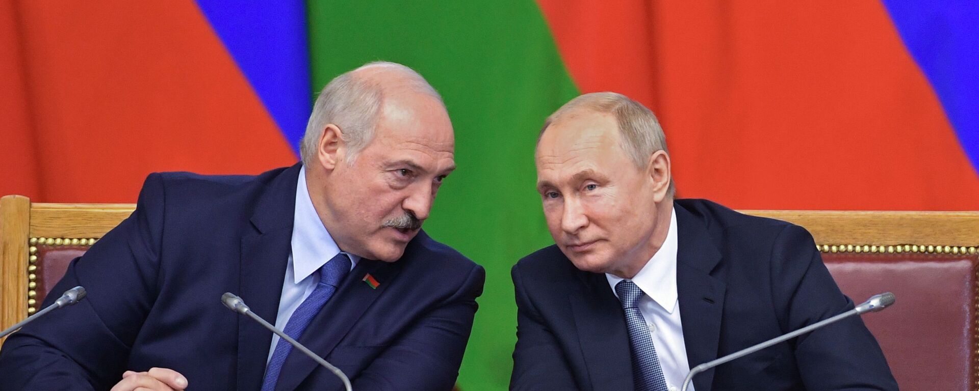 Президент РФ Владимир Путин и президент Белоруссии Александр Лукашенко - Sputnik Таджикистан, 1920, 09.09.2021