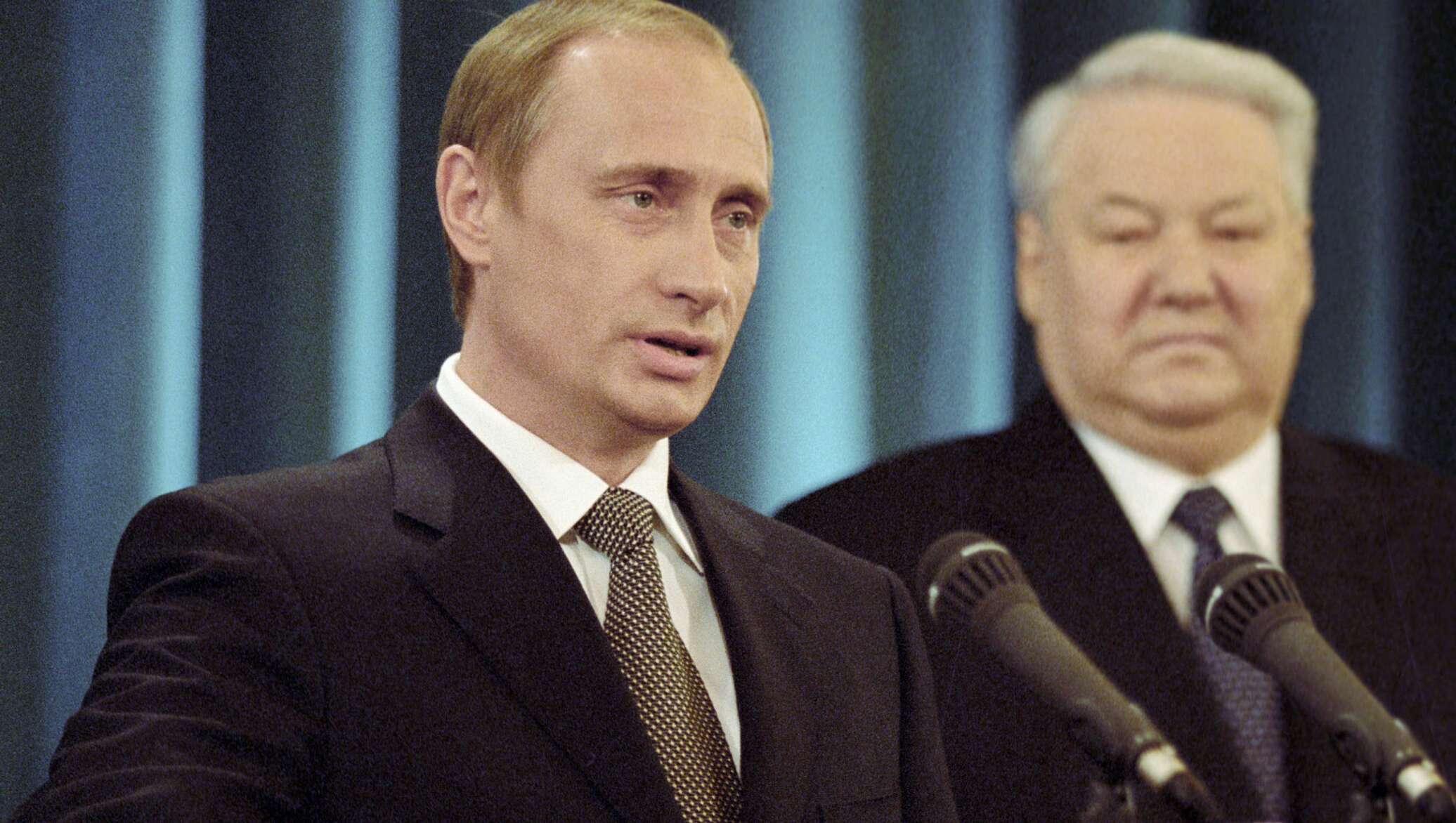 Впервые президентом. Путин Владимир Владимирович 1999. Путин Владимир Владимирович 2000. Владимир Путин президент 2000. Путин Владимир Владимирович 1999 год.