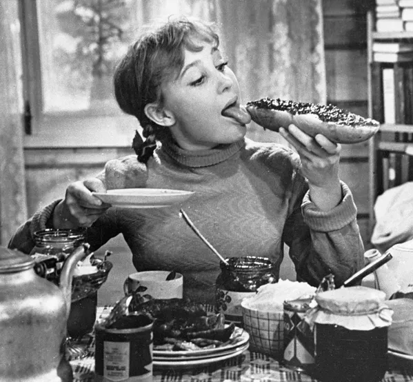 Филми даврони Шӯравӣ Девчата (Духтарон). Соли 1961. Филми даврони Шӯравӣ Девчата (Духтарон). Соли 1961. - Sputnik Тоҷикистон