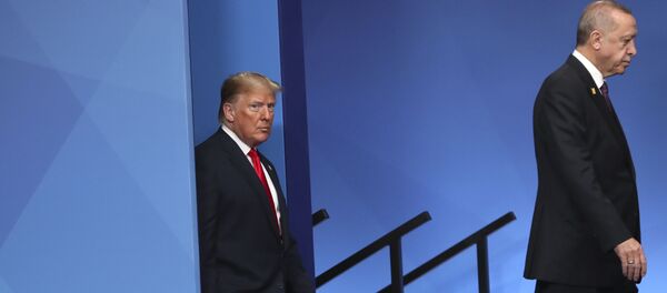 Президент США Дональд Трамп (слева) и президент Турции Реджеп Тайип Эрдоган - Sputnik Таджикистан