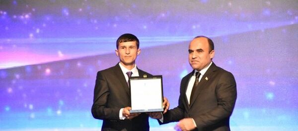 Фаррух Аҳмадзода, лейтенанти хурди КҲФ Тоҷикистон соҳиби ҷоизаи “Ҷасорат ва мардонагӣ”  шуд - Sputnik Тоҷикистон