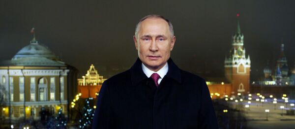Путин поздравил россиян с Новым годом - видео Путин поздравил россиян с Новым годом - видео - Sputnik Таджикистан