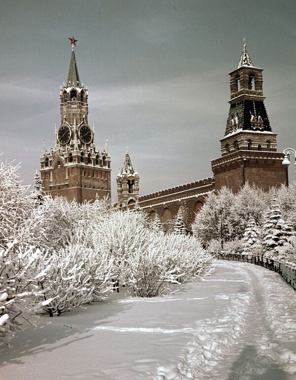 Московский Кремль зимой - Sputnik Таджикистан