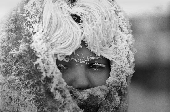 Девушка в сильный мороз - Sputnik Таджикистан